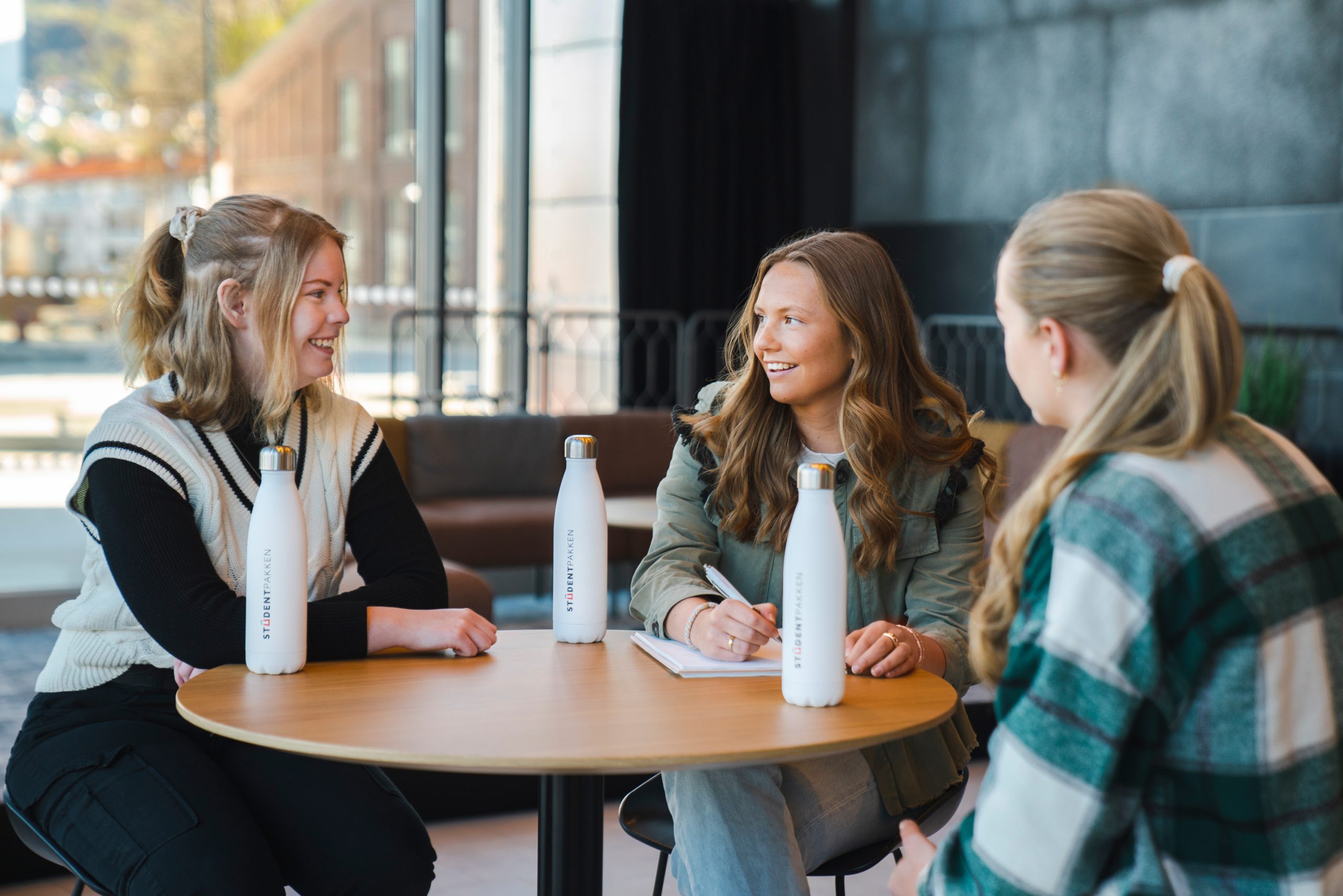 Studentpakken - Foto Veronika Stuksrud